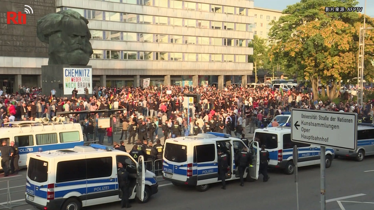 Runtuhnya Tembok Berlin Menyisakan Segelintir Pendukung Politik 