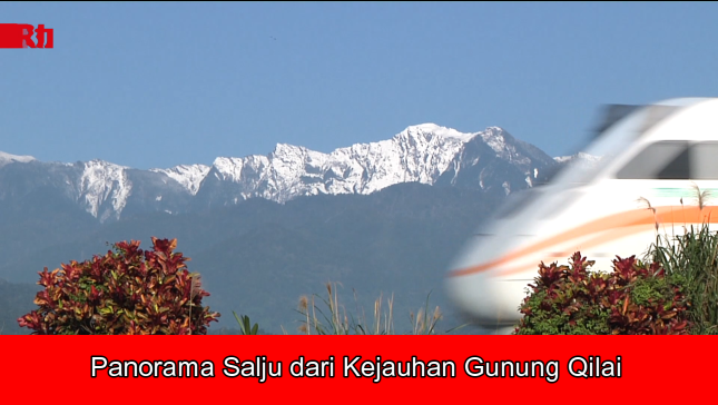 Panorama Salju dari Kejauhan Gunung Qilai
