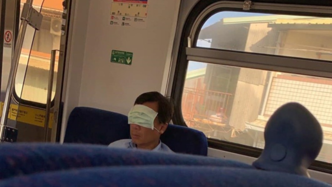 Kenakan Masker Anda dengan Benar