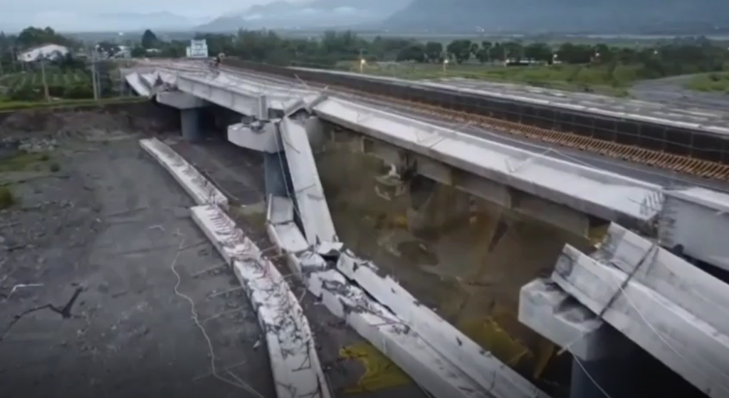 Jembatan Runtuh