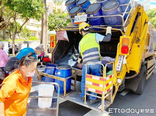 Profesi Petugas Bersih-Bersih dan Angkutan Sampah Menawarkan Gaji NT$ 40.000, Ribuan Warga Mendaftar dan 62 Diantaranya Lulusan S2
