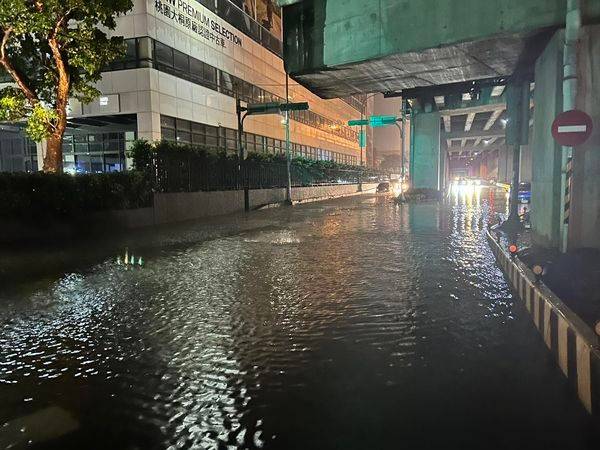 Hujan Deras Mengguyur Taiwan, Ruas Jalan di Taoyuan Tergenang Air
