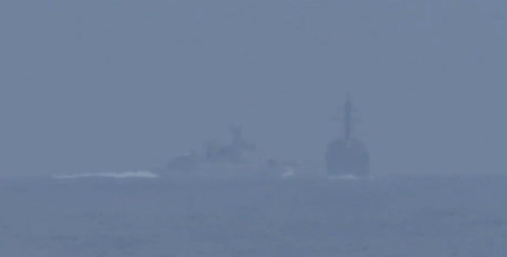 Kapal AS dan Kapal Perang RRT sempat Berdekatan di Selat Taiwan