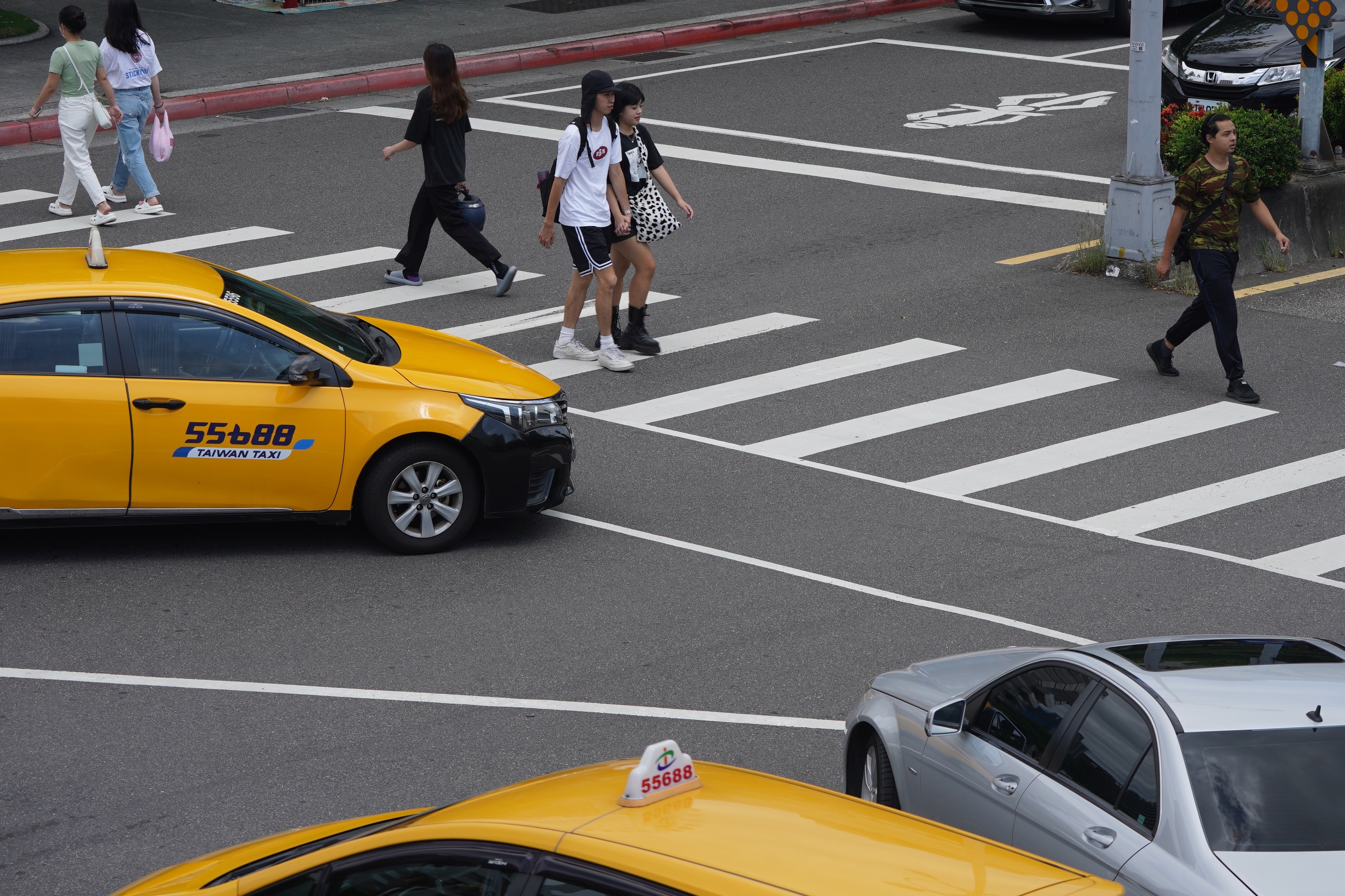 Jangan Lakukan Hal Ini Saat Menyeberang di Zebra Cross, Menteri MOTC: Melanggar Ketertiban, Bisa Didenda NT$ 500