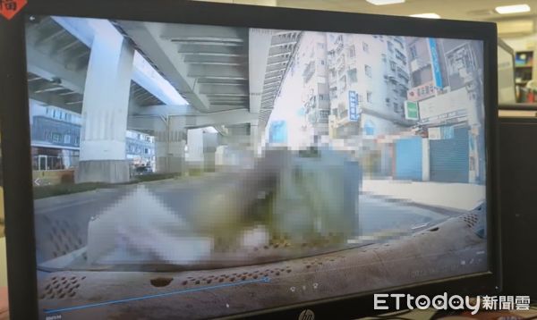 Supir Taksi Lansia Tabrak Wanita Muda di Zebra Cross Hingga Tewas