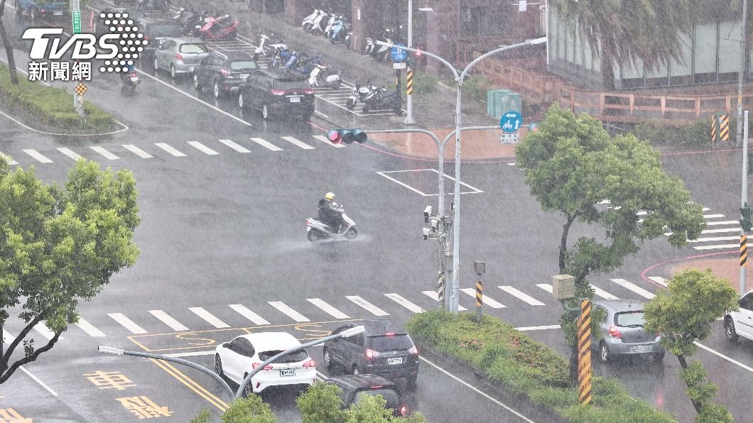 Taifun Khanun Mendekat, Empat Pemerintah Daerah Ini Mengumumkan Kalau Besok Libur