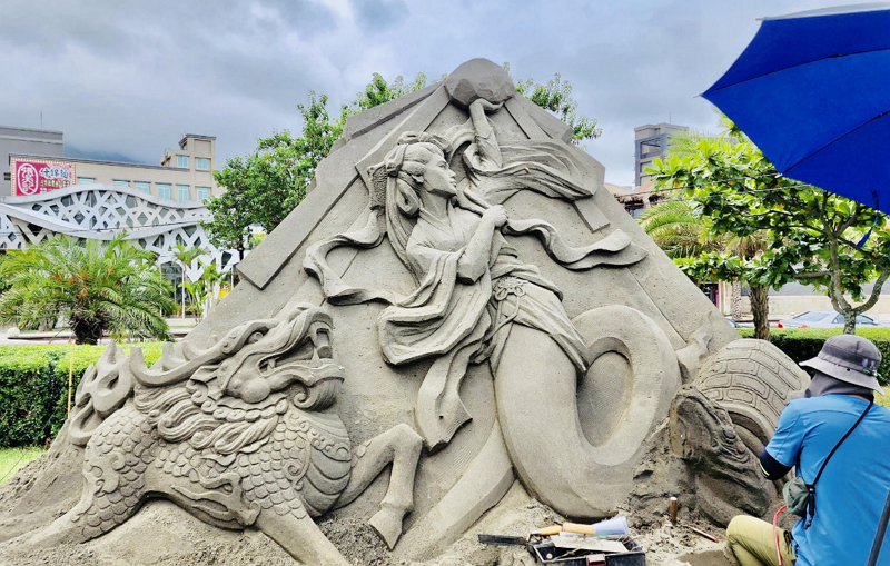 Festival Pahatan Pasir di New Taipei Memperlihatkan Aneka Mitologi Dunia
