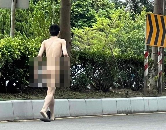 Libur Taifun, Pria Hsinchu Keluyuran Tanpa Busana