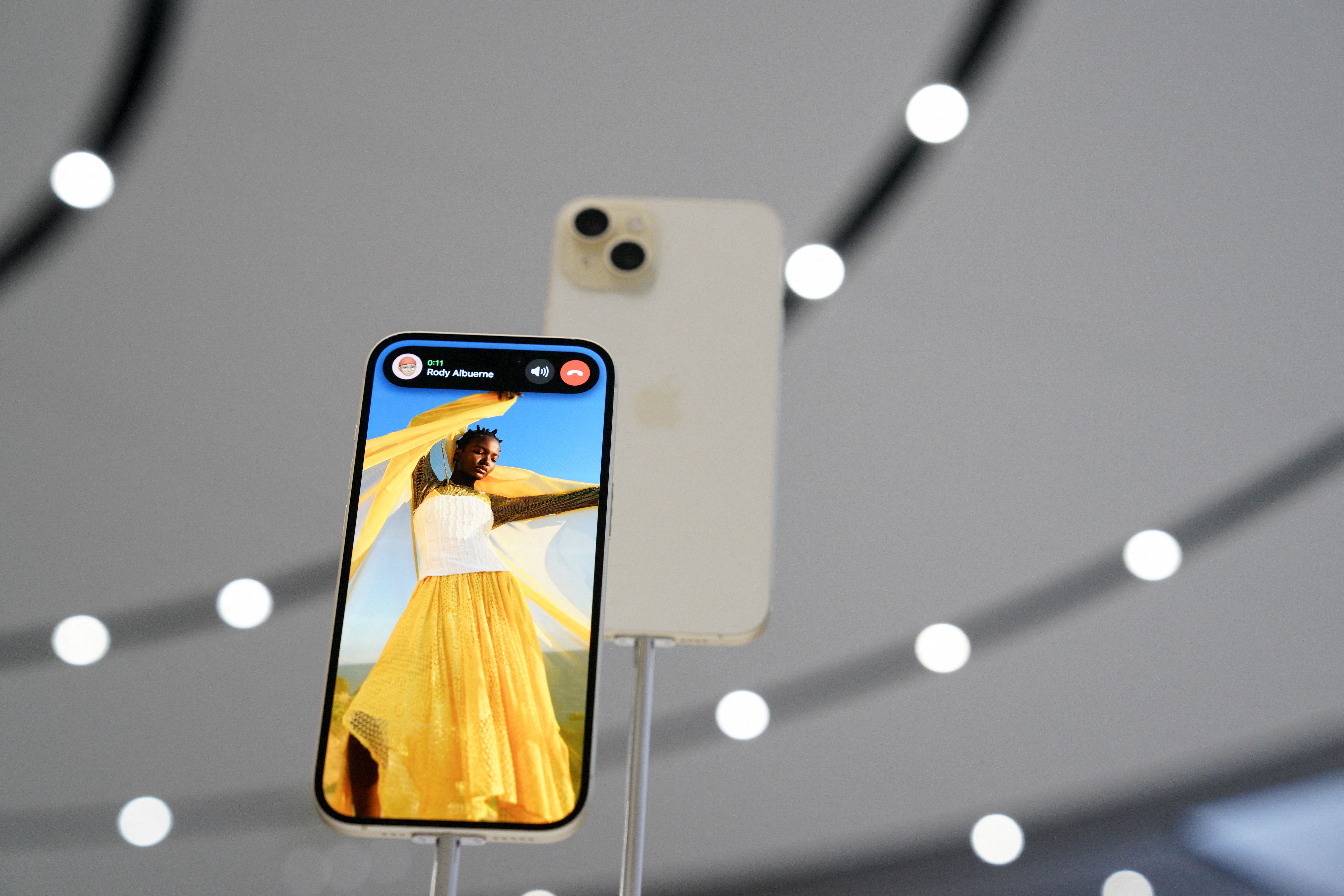 Berapa Persen Gaji Bulanan yang Harus Dikeluarkan untuk Membeli iPhone Baru?
