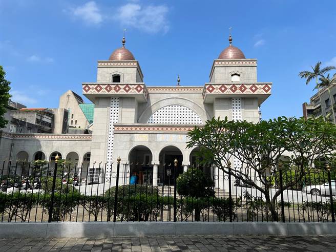 Jalan-jalan 090424 - Masjid Agung Taipei di Daan