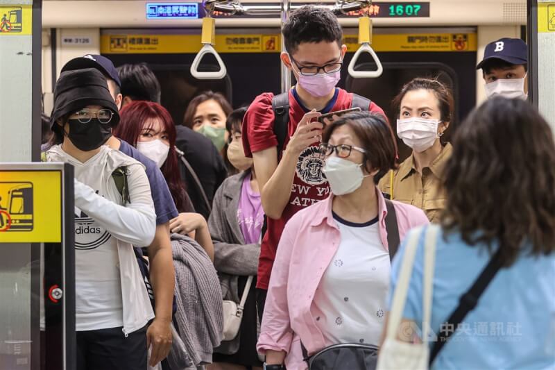 Saat Naik MRT & Menggunakan Toilet, 5 Tanda Peringatan Penurunan Mobilitas