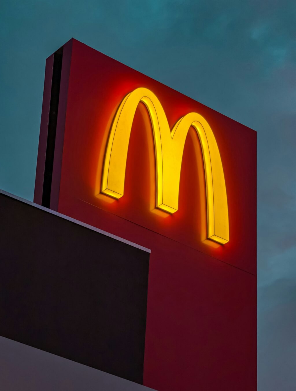 Di Balik Dapur McDonald's, Tuntutan 700 Pekerja Muda di Inggris