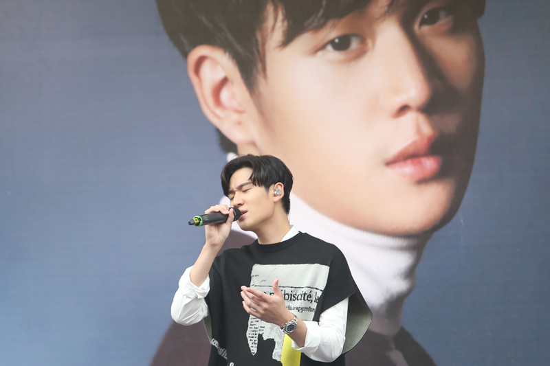 Eric Chou 周興哲