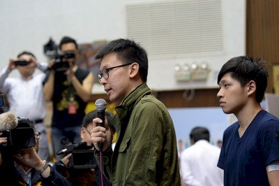 Ketua Yuan Legeslatif Wang Jin-pyng Jenguk Para Pelajar Megimbau Mereka Segera Kembali ke Sekolah