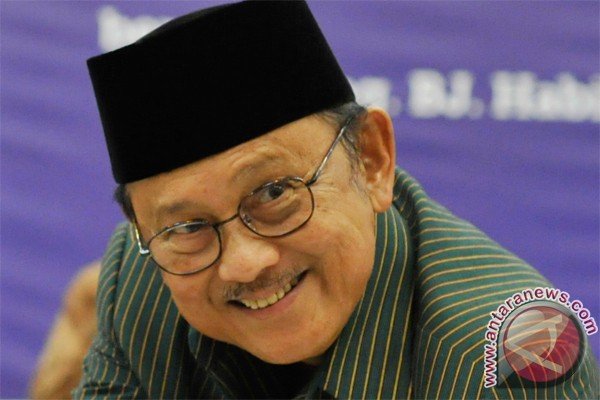 Habibie: Pemerintahan baru harus utamakan pembangunan