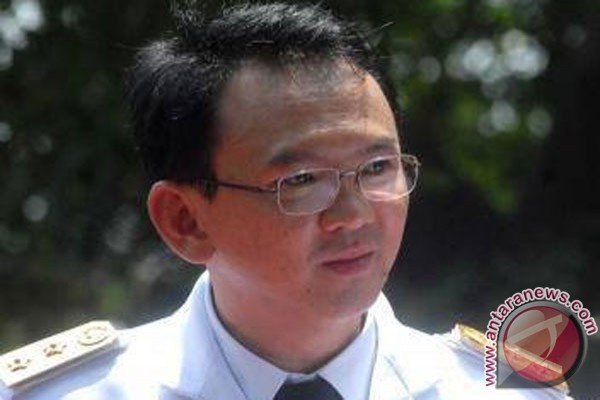 Ahok kembali ngantor pasca-operasi sinusitis