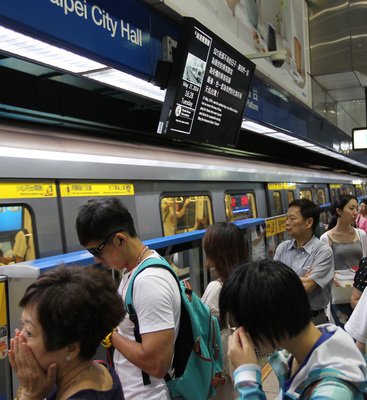 Eric Chu Minta Tenaga Bantuan Mengawasi Keamanan MRT