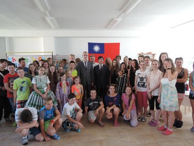 Taiwan Beri Sumbangan Sarana IT Kepada Slovakia
