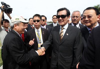 Presiden Ma Tiba Di Panama Disambut Meriah Perantauan Tionghua