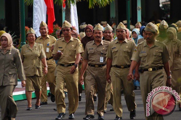 Pemerintah cairkan gaji ke-13 pegawai negeri bulan ini