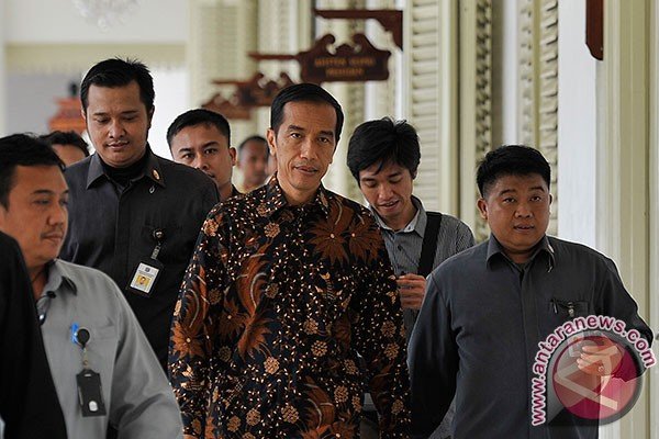 Jokowi: investasi ke daerah akan tekan arus urbanisasi