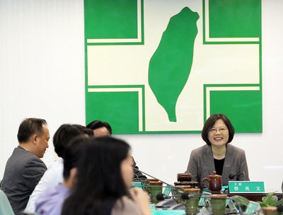 Tsai Ying-wen Bantu Kampanye Pemilu Daerah