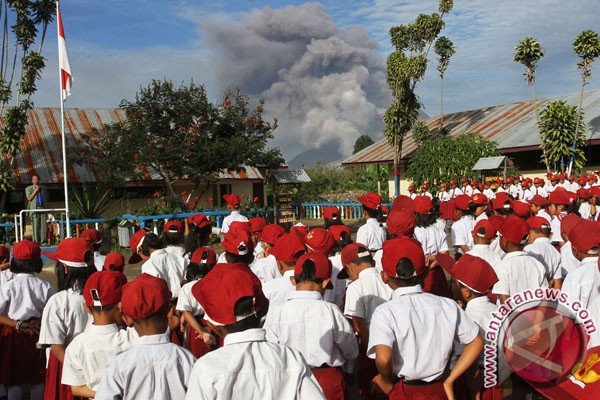 Sistem Pendidikan Wajib Belajar 9 tahun digugat ke MK