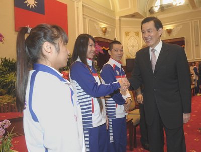 Presiden Ma Ying-jeou memastikan prestasi atlet Taiwan dalam Asian Games dan Olimpiade Junior