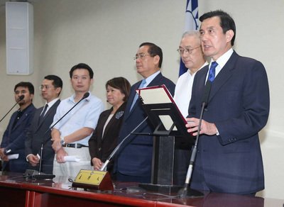 Tidak Mengundurkan Diri  Presiden Ma Berjanji Segera Reformasi