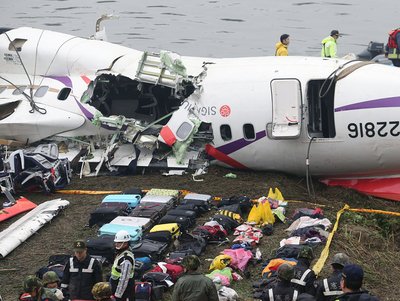 Beberapa Kali Peringatan Kehilangan Kendali  TransAsia Jatuh Dalam Waktu 3 Menit 23 Detik