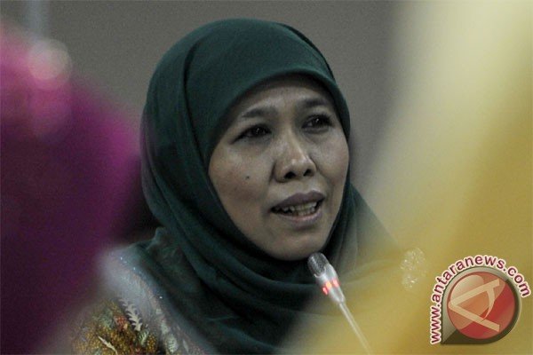Mensos salurkan raskin di Bekasi