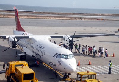 Harga tiket penerbangan domestik Taiwan diturunkan sehubungan dengan turunnya harga BBM