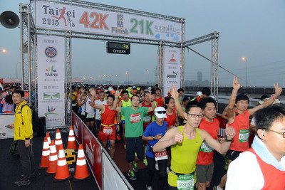 Pelari Kenya dan Selandia Baru memenangkan Maraton Jalan Tol Taipei 2015