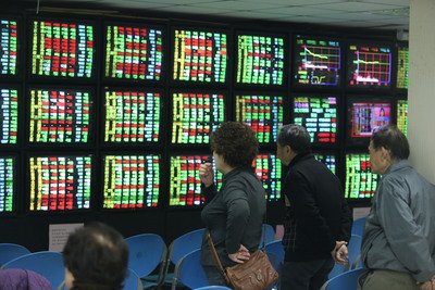 CCI Maret Menembus Rekor Tertinggi   Paruh Tahun Terakhir Diperkirakan Menguat