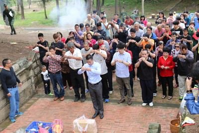 Sembahyang Leluhur Ceng Beng  Biro Pelestarian Lingkungan Menghimbau Melakukan Pembakaran Terpusat