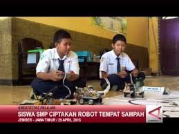Pelajar Jember ciptakan robot tempat sampah