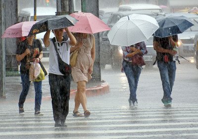 Regulasi prakiraan cuaca untuk organisasi swasta akan dilonggarkan