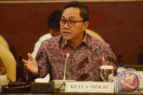 Ketua MPR: hadapi perlambatan ekonomi dengan persatuan