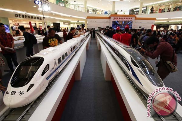 Jokowi ingin umumkan sendiri pemenang kereta cepat