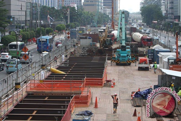 Presiden ingin transportasi massal terintegrasi sebelum 2018