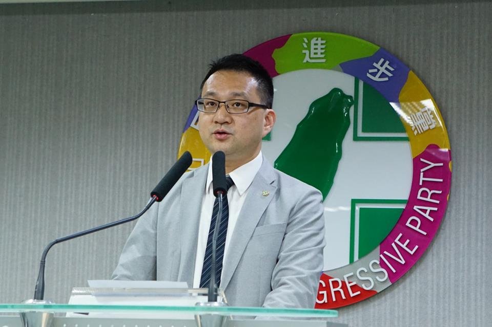 Tsai Ying-wen: Bersama 23 Staf DPP Ikuti Upacara Perayaan Hari Nasional