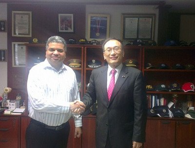 Pertemuan Jose Maria Liu dengan Dirjen Imigrasi Panama