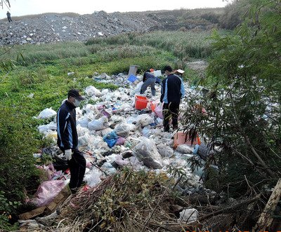 70% 10 Besar Sampah Laut Berkaitan Dengan Makanan dan Minuman