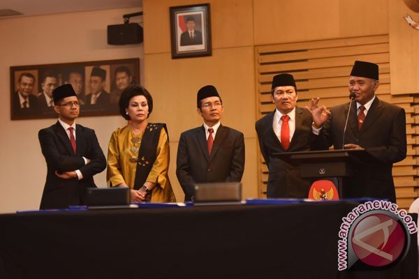 Kerja Pimpinan Baru KPK Di Hari Pertama