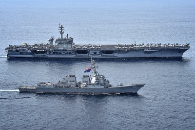 Kapal Perang AS Bergerak Ke Laut Selat