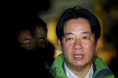 (Gempa Meinong) Walikota William Lai Pertimbangkan Penggunaan Mesin Pengais