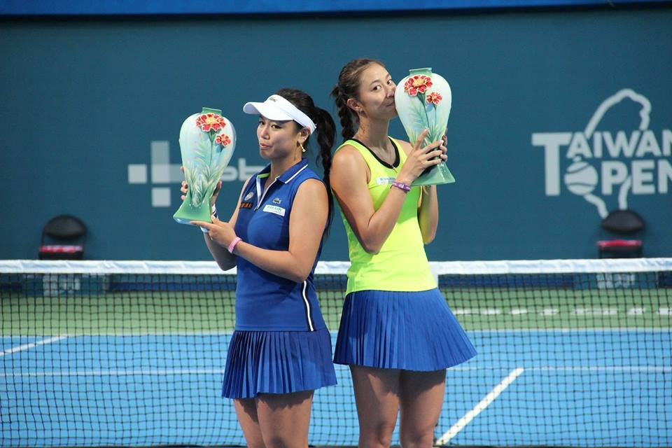 Pasangan kakak adik Chan mempertahankan juara dobel puteri WTA Taiwan Open