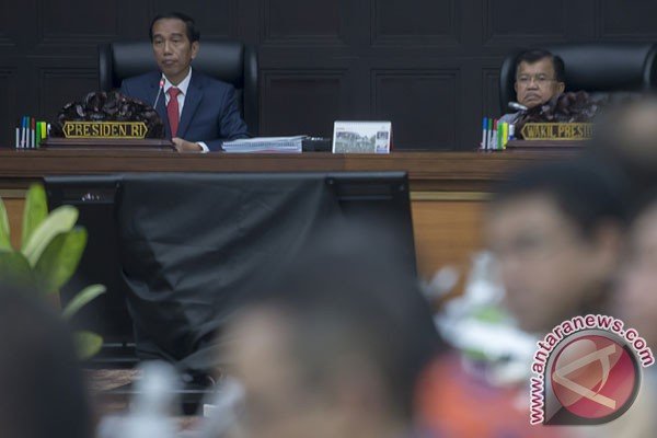 Jokowi: Menteri-kepala lembaga wajib kendalikan anggaran