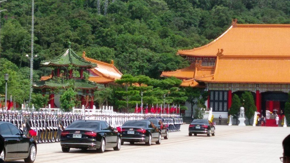 Presiden Tsai menyampaikan penghormatan kepada mendiang bapa negara Dr. Sun Yat Sen