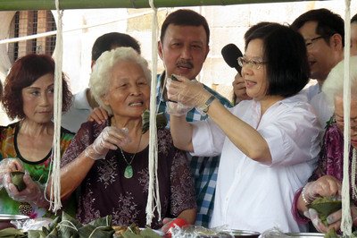 Presiden Tsai: Banyak Makan Bacang, Banyak Bekerja untuk Negara
